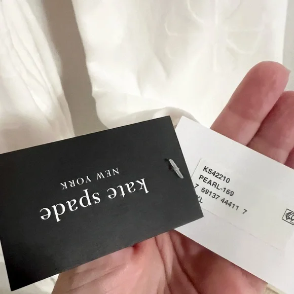 Kate Spade White Cozy Robe with Tie Belt
Size L/XL - Picture 8 of 11